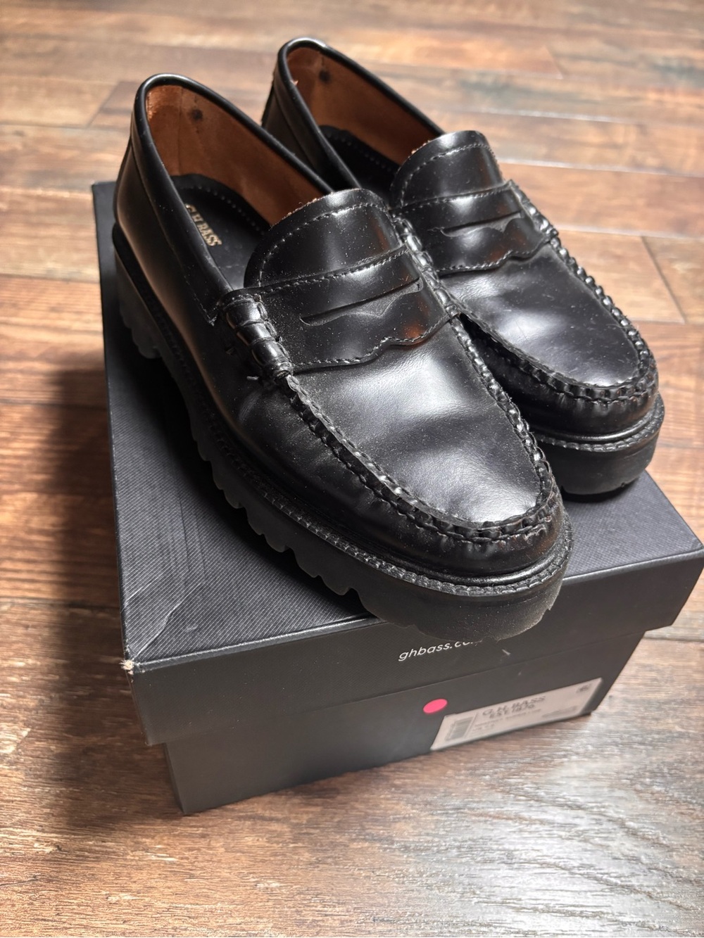 G.H. Bass & Co. Black Leather Women's Whitney Lug Loafers